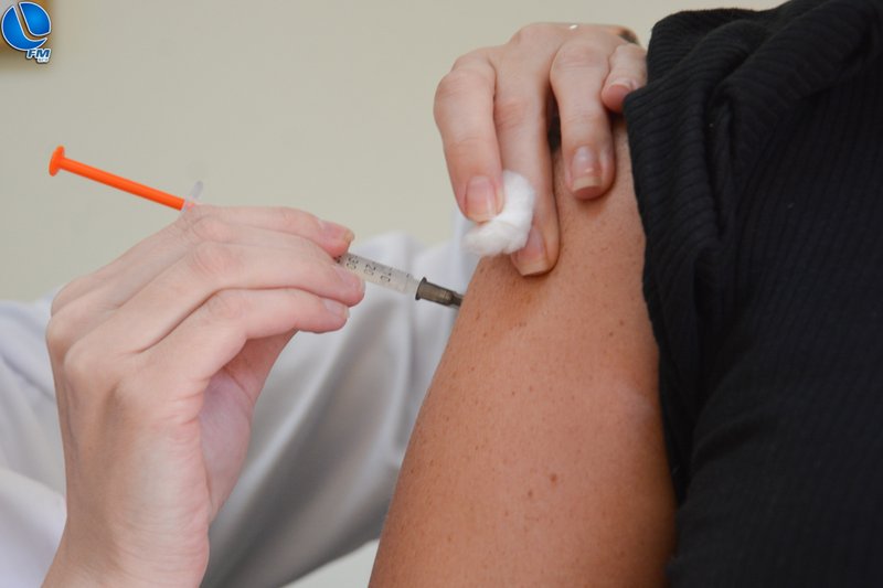 Secretaria de Saúde informa sobre campanhas de vacinação contra Influenza e Covid-19