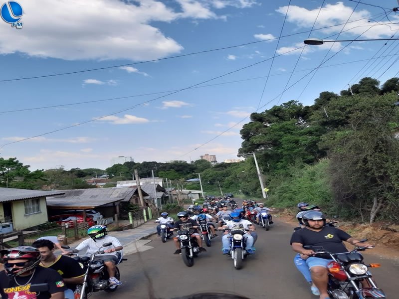 Moto Grupo Arte Proibida realiza entrega de doces para crianças de Lagoa Vermelha