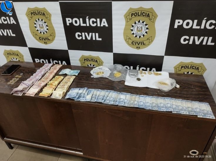 Mulher é presa no Bairro São José por tráfico de drogas