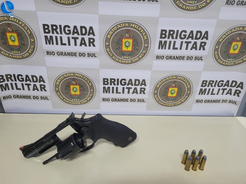 Homem é preso por porte ilegal de arma de fogo