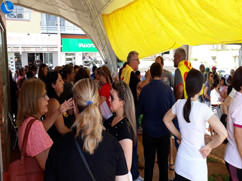 Professores e funcionários da rede estadual realizam atividades junto ao módulo da Brigada Militar