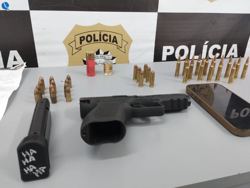 Polícia Civil de Lagoa Vermelha prende homem em flagrante por posse ilegal de arma de fogo e munições
