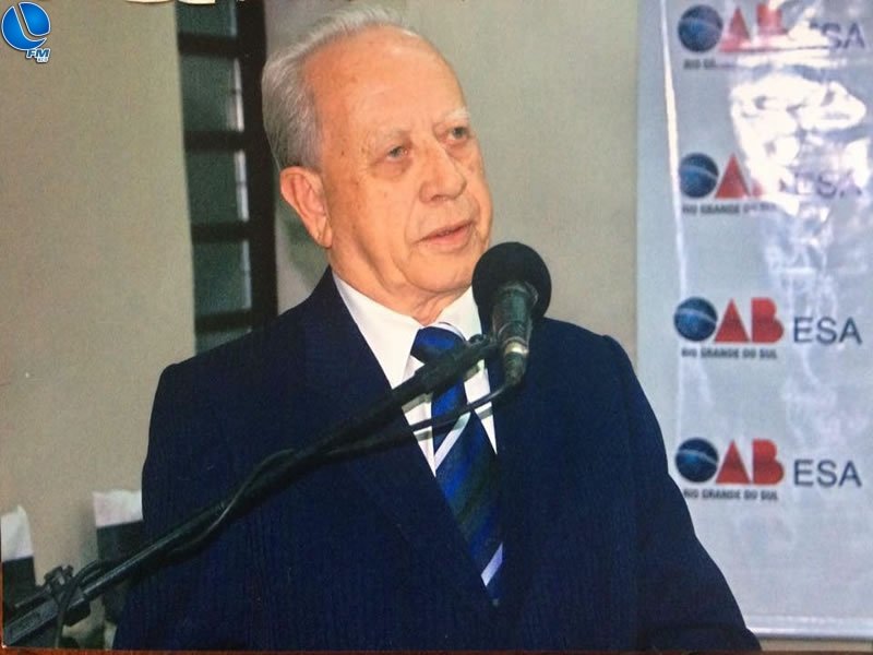 Faleceu advogado João Pereira Neto