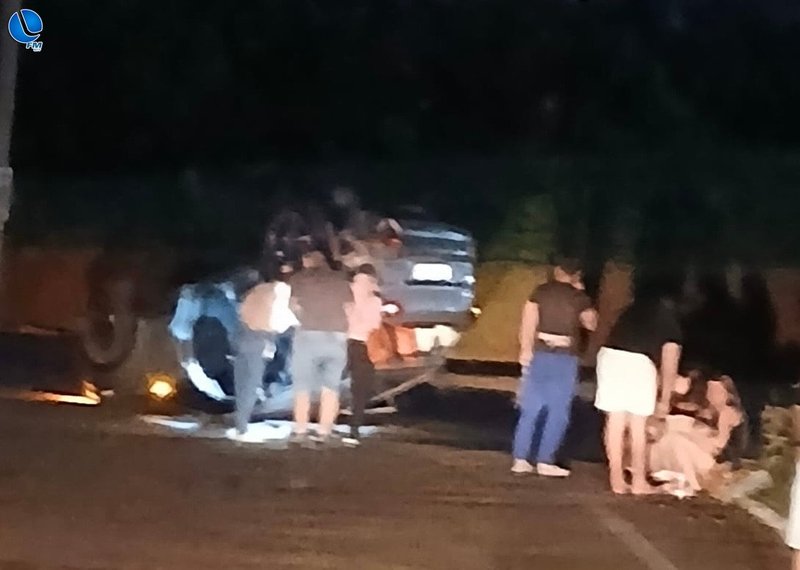 Colisao entra carros no trevo de Sananduva