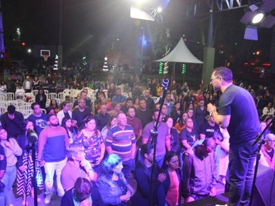 7ª Noite de Louvor acontece dia 22 de novembro na Praça Frei Mateus Dolzan