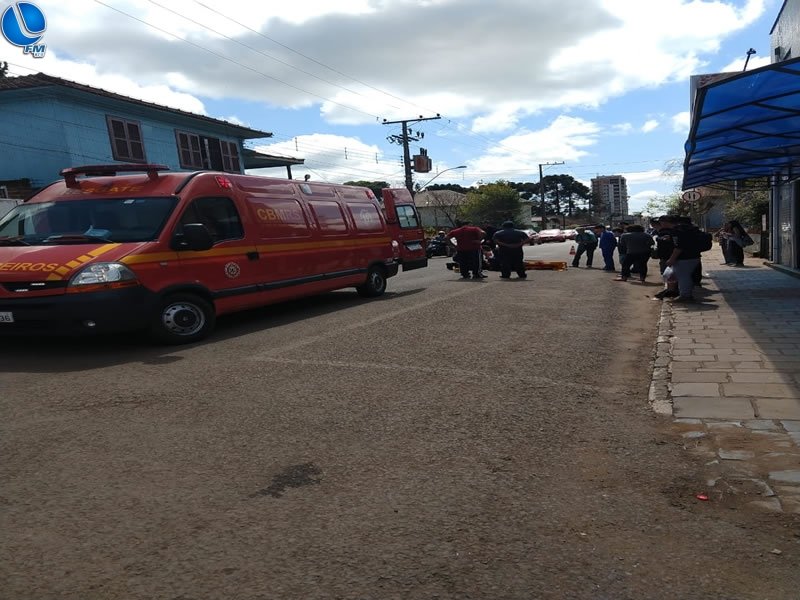 Bombeiros atendem atropelamento de ciclista na Jorge Moojen