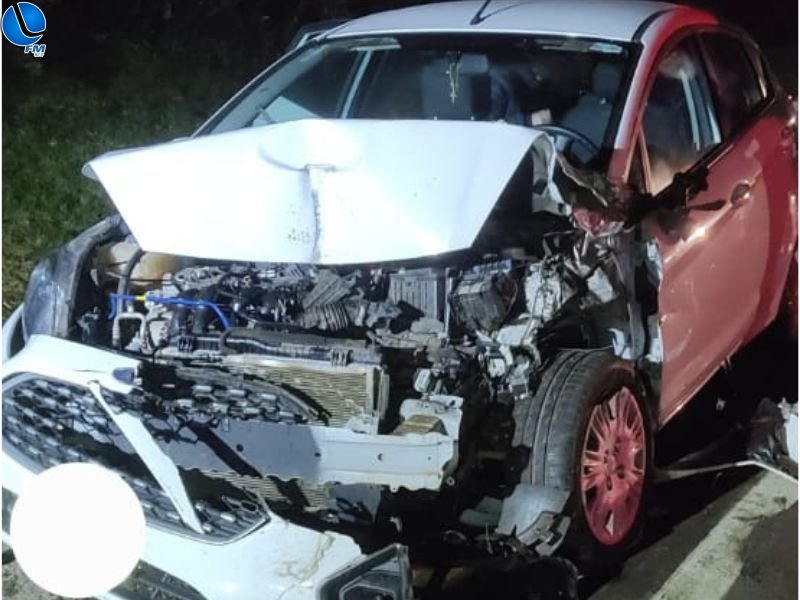 Colisão entre carro e caminhão deixa dois feridos na BR 285, em Caseiros