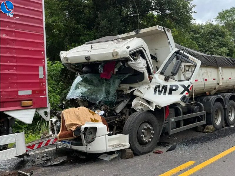 Engavetamento um morto e dois feridos na ERS 122