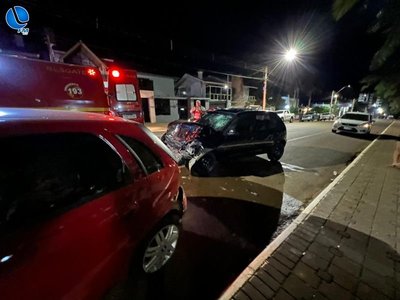 Colisão traseira mobiliza Bombeiros na Avenida Afonso Pena em Lagoa Vermelha