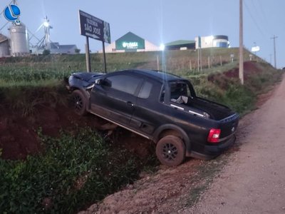 Motorista fica ferido após saída de pista na BR-285