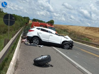 Capotamento na BR-470 deixa mulher ferida em Lagoa Vermelha