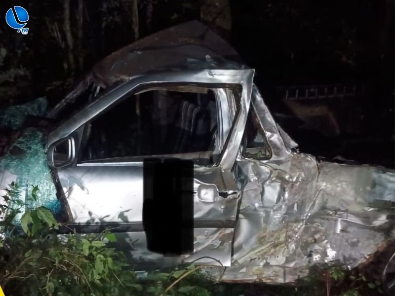 Acidente na madrugada deixa três feridos em Cacique Doble