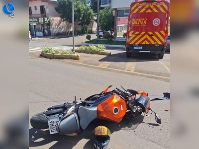 Colisão entre carro e moto deixa ferido na Avenida Presidente Vargas em Lagoa Vermelha