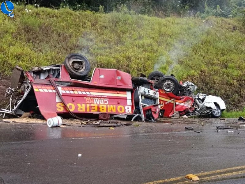 Cinco pessoas morrem em acidente com caminhão dos Bombeiros, na Rota do Sol