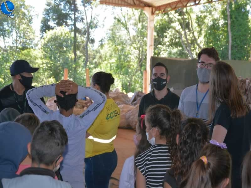 Educação Ambiental: Estudantes fazem visita ao aterro sanitário de Lagoa Vermelha