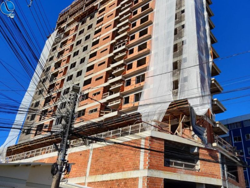 Homem morre e outros dois ficam ferido em queda de andaime em Passo Fundo