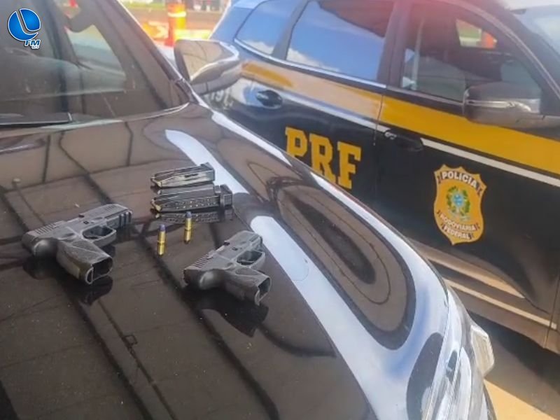 PRF e Brigada Militar prendem mulher com duas pistolas carregadas na BR-285