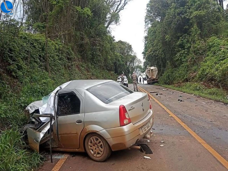 Mulher morre após colisão frontal com caminhão em Áurea, norte do RS