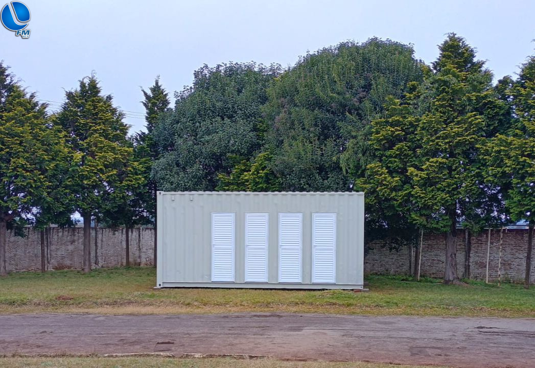 Instalação de banheiros no Estádio Adão Castellano