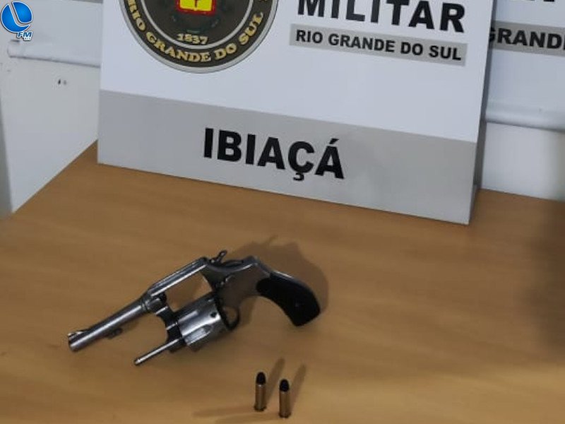 Brigada Militar prende homem por porte ilegal de armas em Ibiaçá