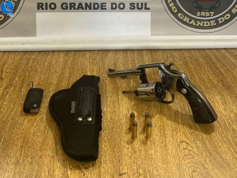 Homem é preso por porte ilegal de arma de fogo, em Tapejara