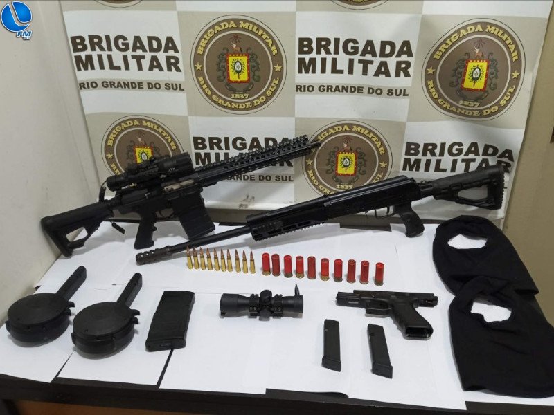 Mulher é presa com armamento de guerra em Passo Fundo