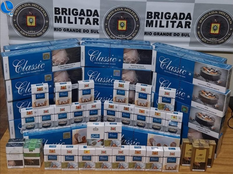 Brigada Militar apreende quase 200 maços de cigarro contrabandeado em Caseiros