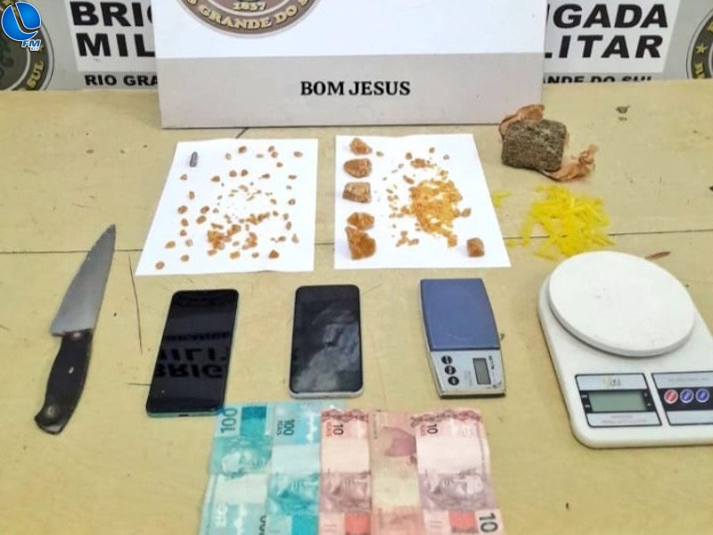 Dupla é presa pela Brigada Militar de Bom Jesus por tráfico de drogas