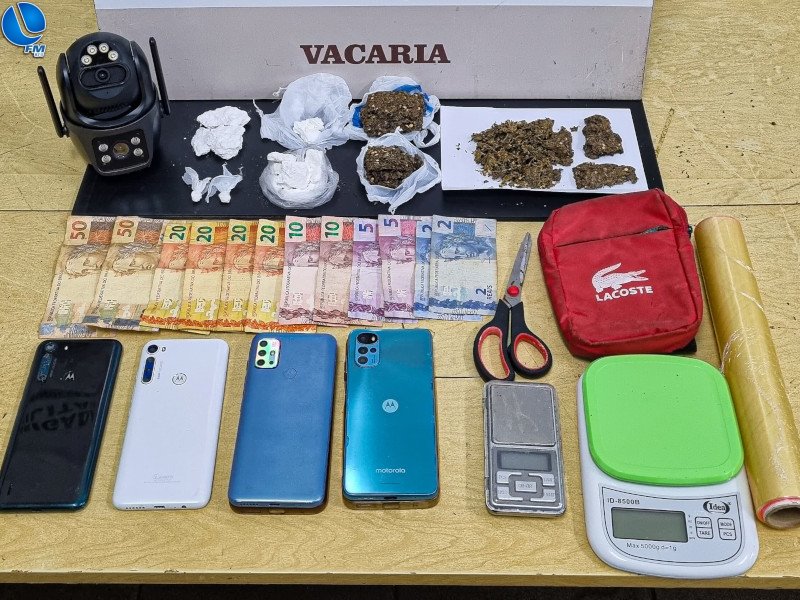 Mulher é presa pela Brigada Militar por tráfico de drogas