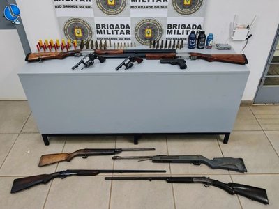 Força Tática apreende arsenal e prende dois homens em André da Rocha