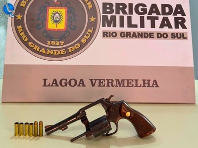 Homem é preso por porte ilegal de arma de fogo em Lagoa Vermelha