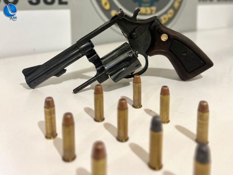 Brigada Militar prende homem com arma de numeração raspada em Guaporé