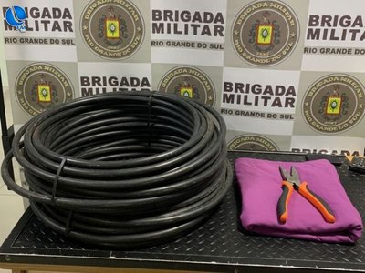 Brigada Militar prende dois homens por furto de fios de cobre em Ibiraiaras