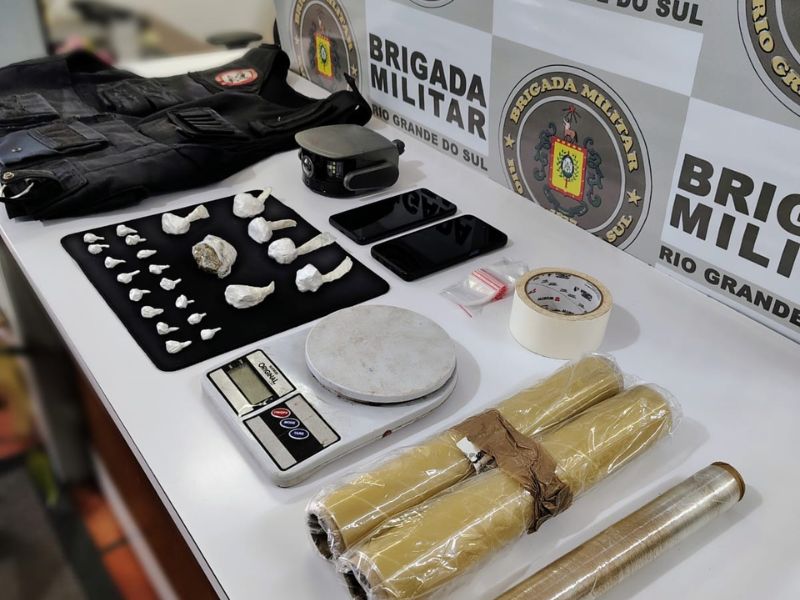 Brigada Militar prende dupla por tráfico de drogas em Paraí