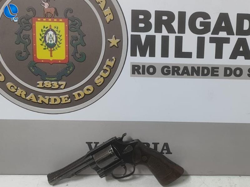Brigada Militar prende homem por porte ilegal de arma de fogo em Pinhal da Serra