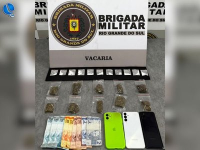 Força Tática da Brigada Militar prende homem por tráfico de drogas no centro de Vacaria
