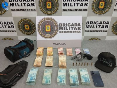 Brigada Militar prende dupla por roubo e recupera mais de R$ 120 mil em Vacaria