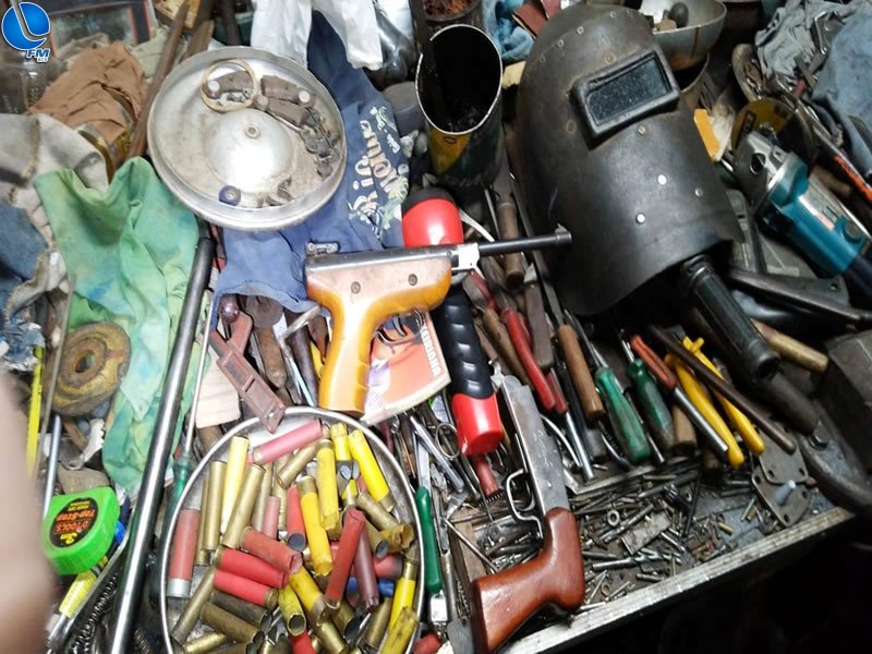 Idoso é preso por prestar serviços de armeiro para facção criminosa