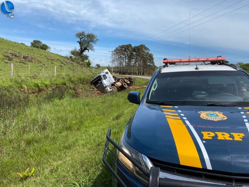 Caminhoneiro de São José do Ouro se envolve em acidente de trânsito na BR 285