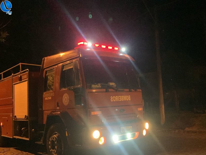 Corpo de Bombeiros atendem dois incêndios, no final de semana