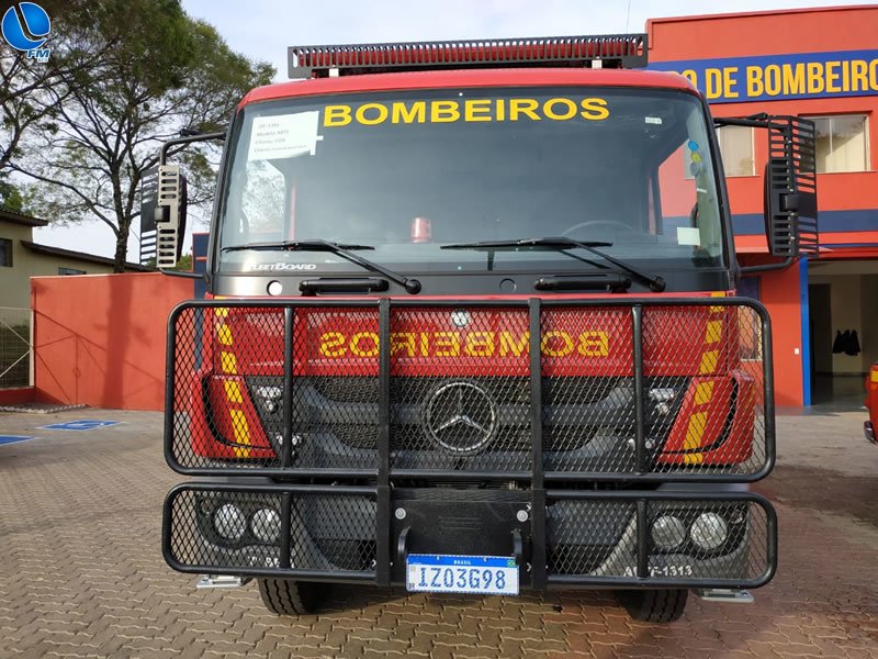 Bombeiros realizam simulação de evacuação em escola