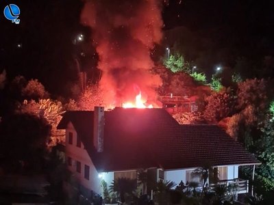 Incêndio destrói fábrica de cuias na área central de Sananduva