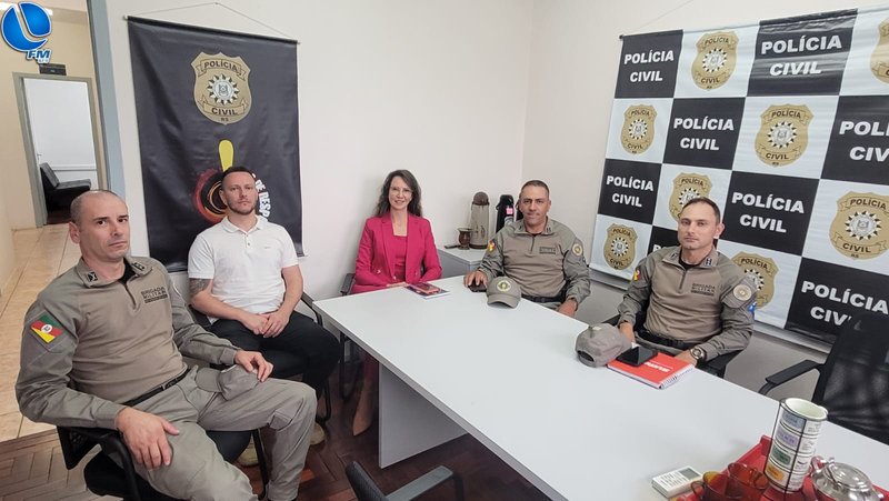 União pela Segurança: Reunião Estratégica da Brigada Militar e Polícia Civil em Lagoa Vermelha