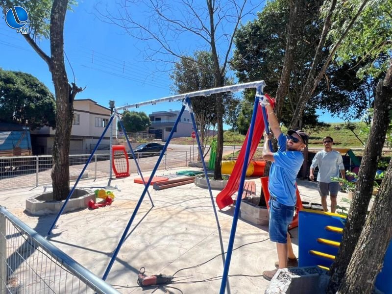 Prefeitura orienta que brinquedos da Praça Alaíde Nunes ainda não estão liberados para uso