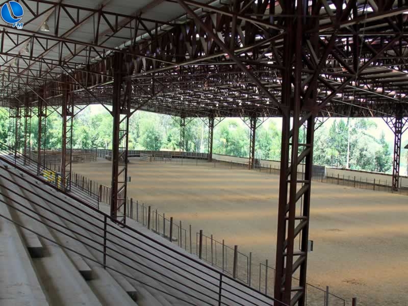 Cobertura da cancha do Parque de Rodeios: “Possibilitará realização de outros eventos”, diz prefeito.
