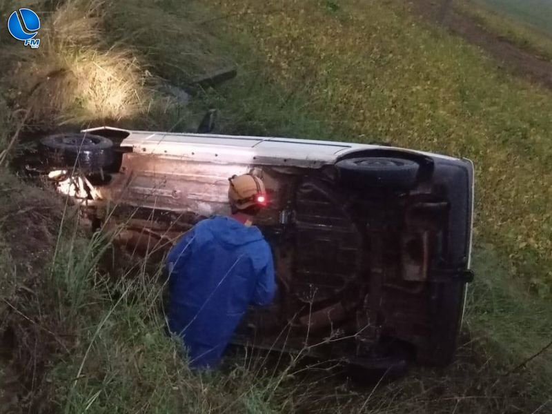 Bombeiros de Sananduva atendem capotamento de veículo na ERS-126