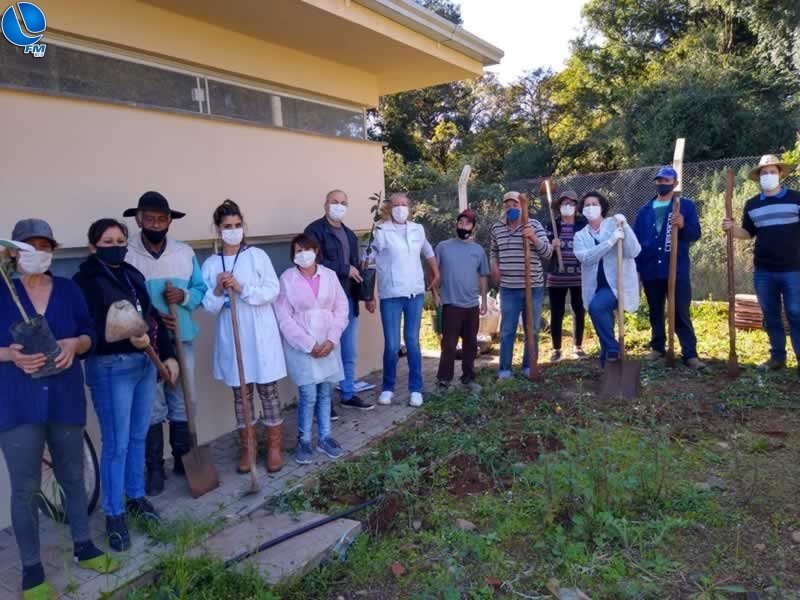 CAPS desenvolve projeto “Plantando Saúde”