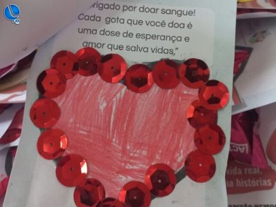 Coleta de sangue reúne voluntários e recebe homenagem de alunos da Ederson Leite