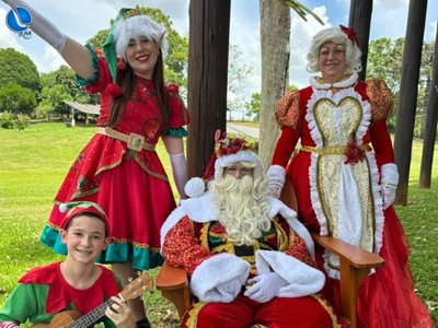 Comércio lagoense recebe visita do Papai Noel em ação promovida pela Prefeitura e Sindilojas
