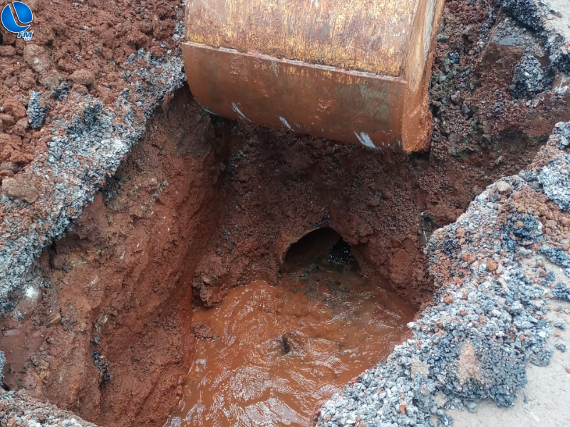 Ruptura de tubulação causa falta de água no bairro Gaúcha